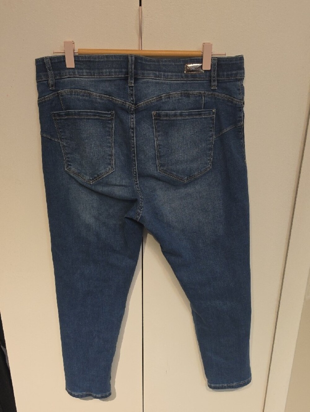 Juicy Couture Blue Ankle Crop Stretch Jeans - Picture 6 of 10